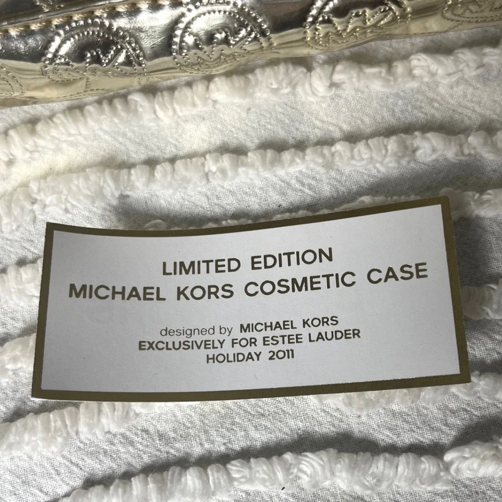 Michael Kors Gold Metallic Limited Edition‎ Makeup Bag Charm Pull READ
